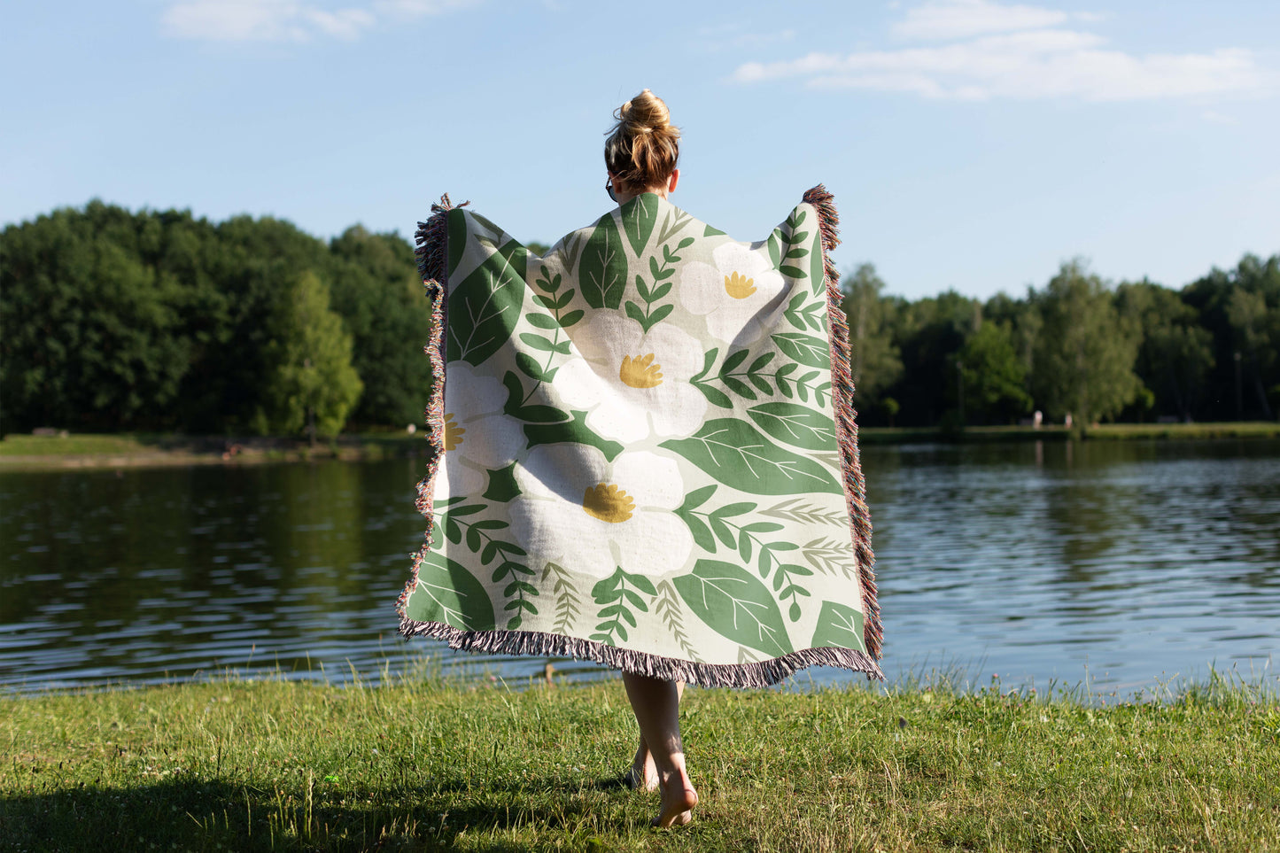Flower - Simple Graphic Woven Throw Blanket